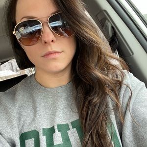 Meet your Posher, Esther